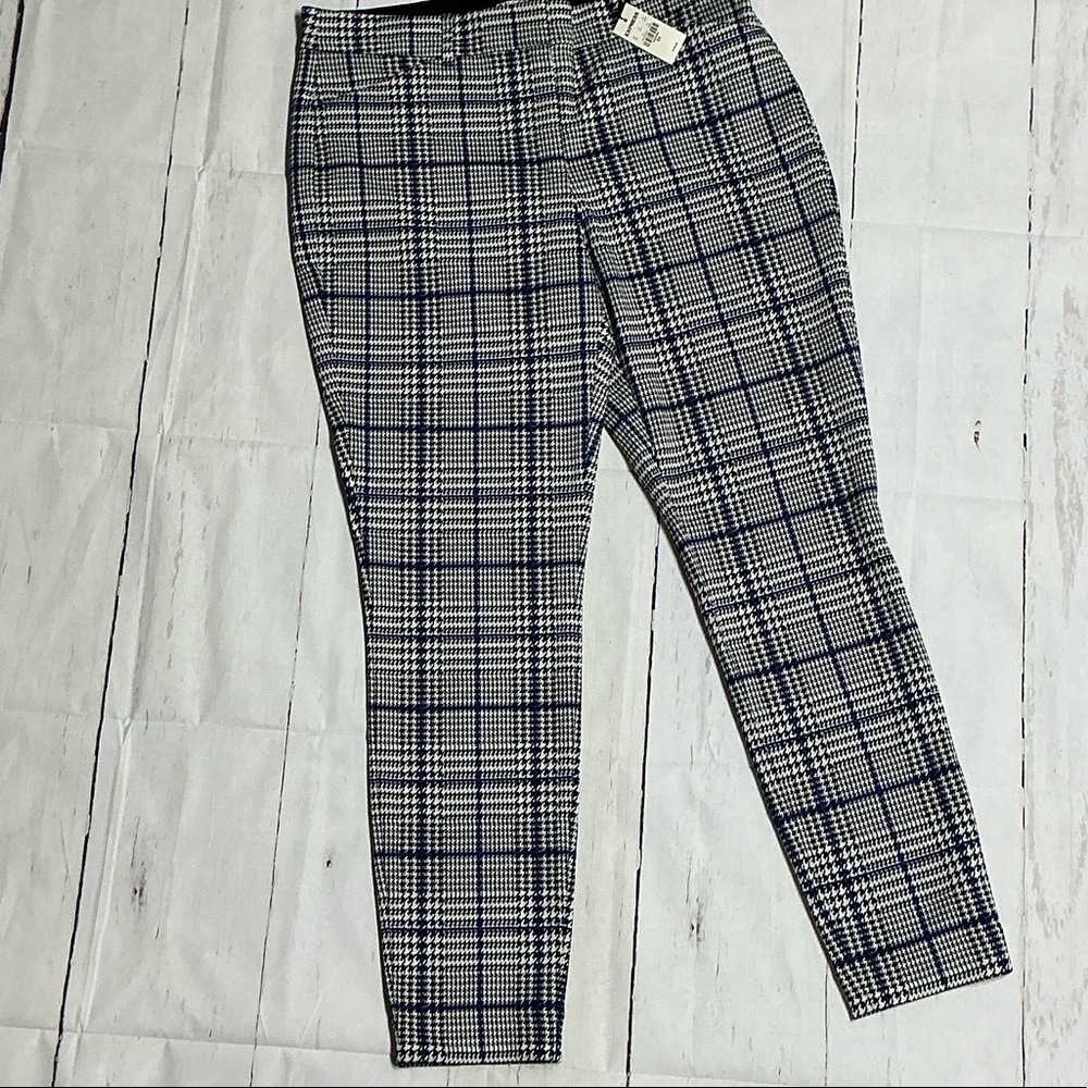 Express Women's Plaid Straight Leg Pants - Black and White